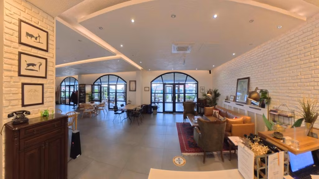 8 Rooms Hotel — 9