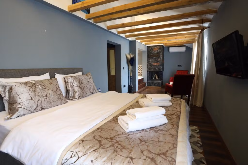 Adess Otel  — 2
