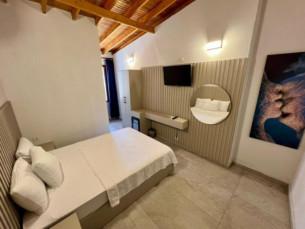 Ados Hotel — 6