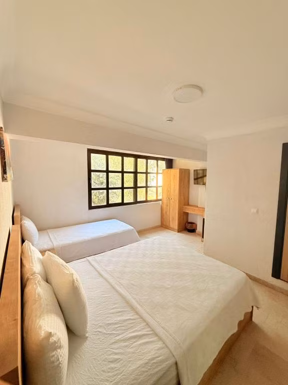 Ados Hotel — 7