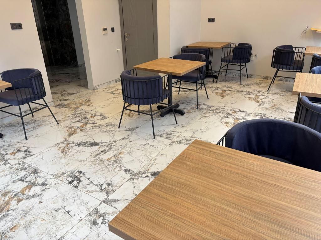 Airport Corner Hotel — 6