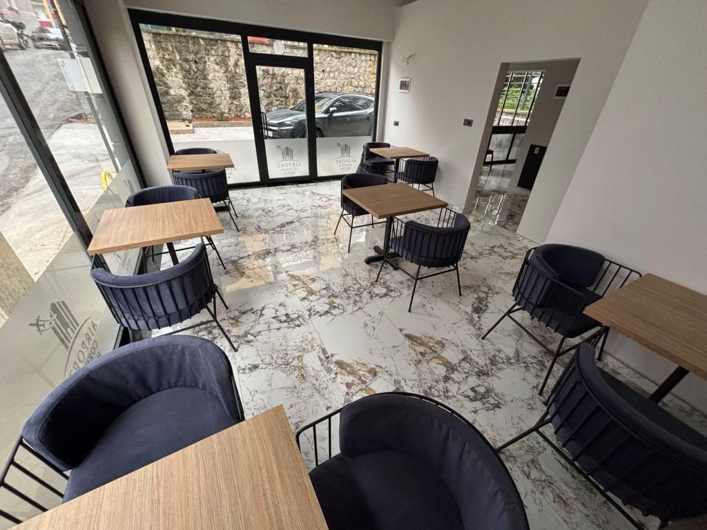 Airport Corner Hotel — 7