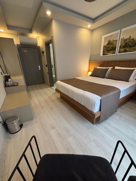 Airport Corner Hotel — 4
