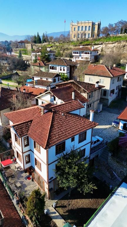 Akçe Konakları — 3