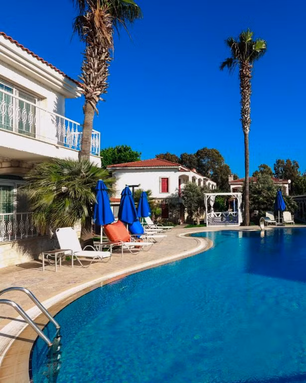 Alaroof Otel (+15) — 5