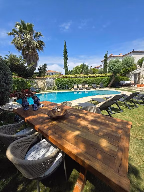Alasata Country House Alaçatı +12 — 5