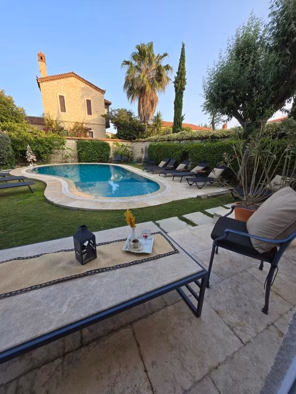Alasata Country House Alaçatı +12 — 8