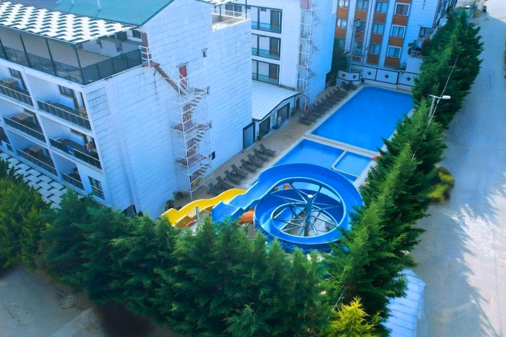 Altuncu Premium Termal Hotel — 10