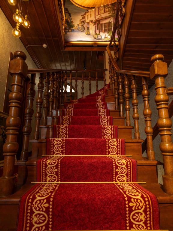 Araz White House — 8