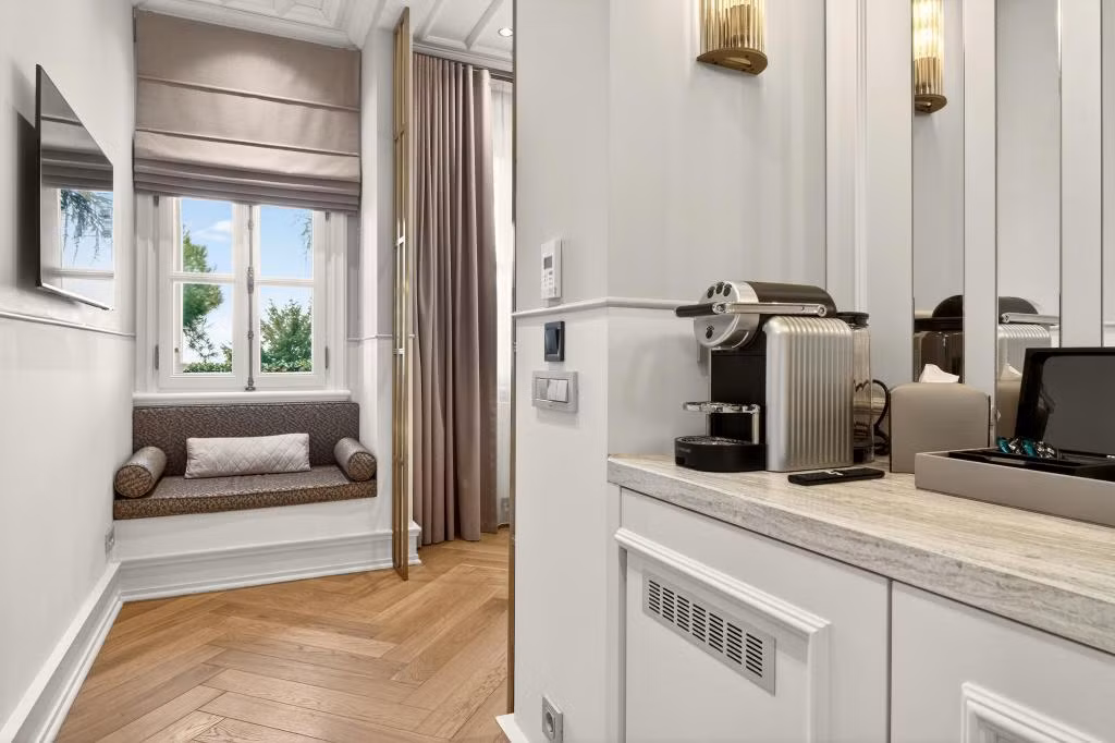 Arbor Hotel - Signature Collection