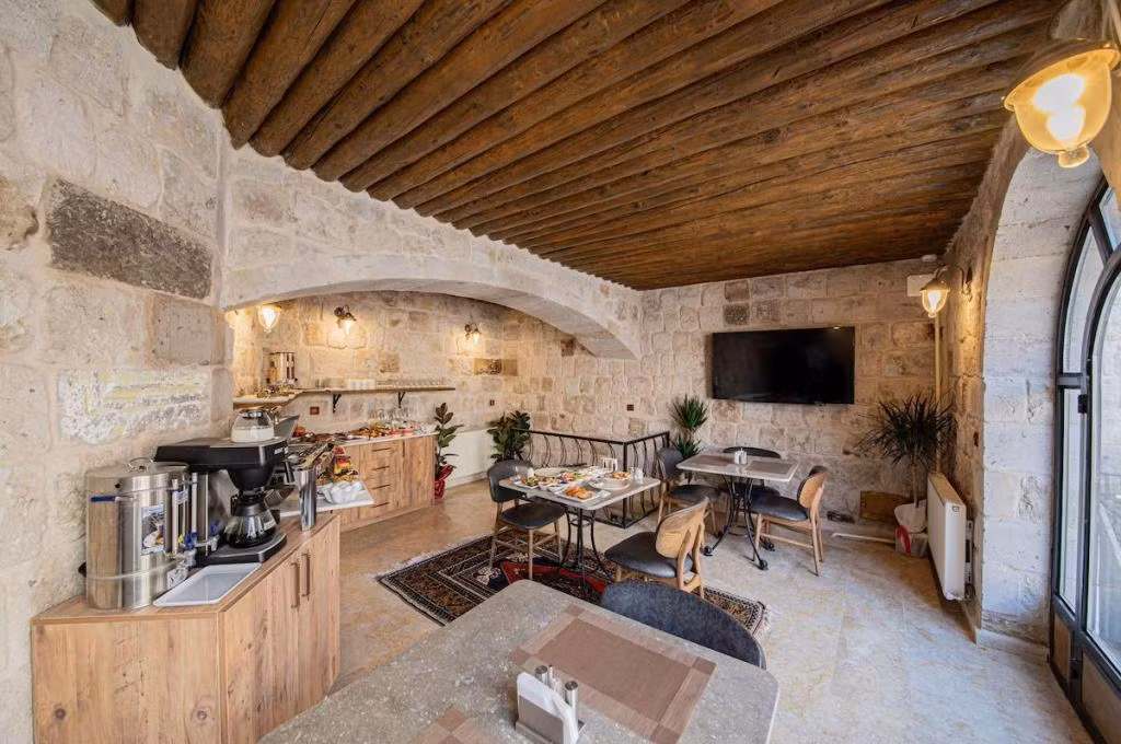 Ares Cave Suite — 5