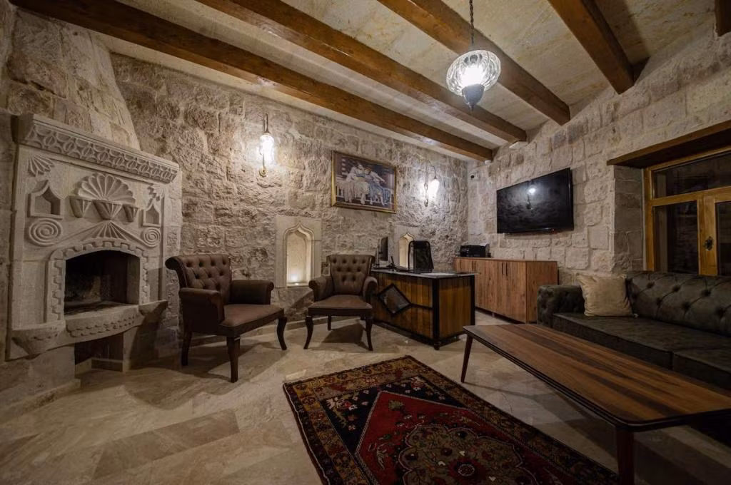 Ares Cave Suite — 4
