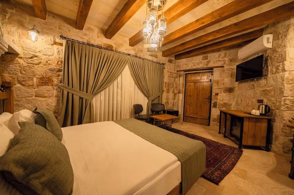 Ares Cave Suite — 6