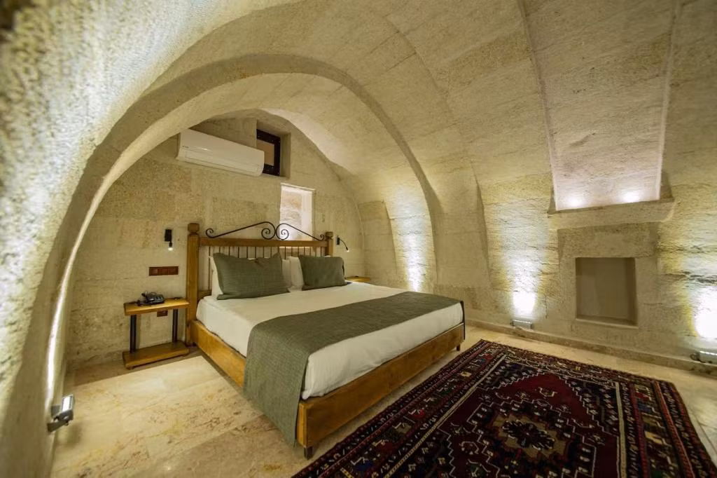Ares Cave Suite — 7
