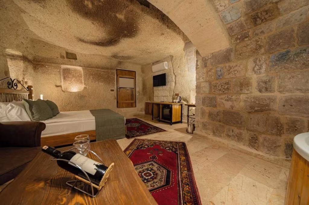 Ares Cave Suite — 9