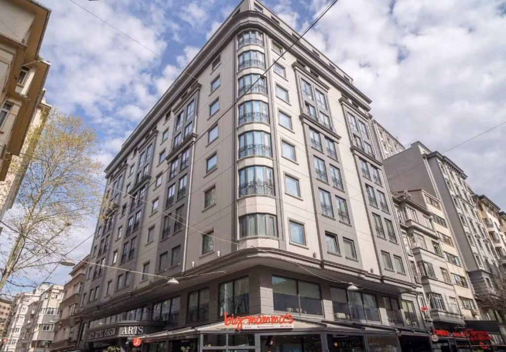 Arts Hotel Taksim — 2