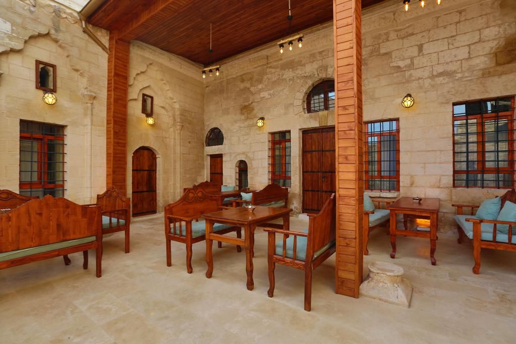 Aryan Otel — 2