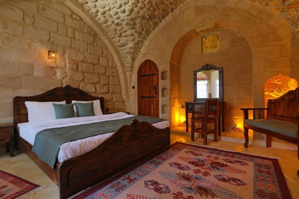Aryan Otel — 9