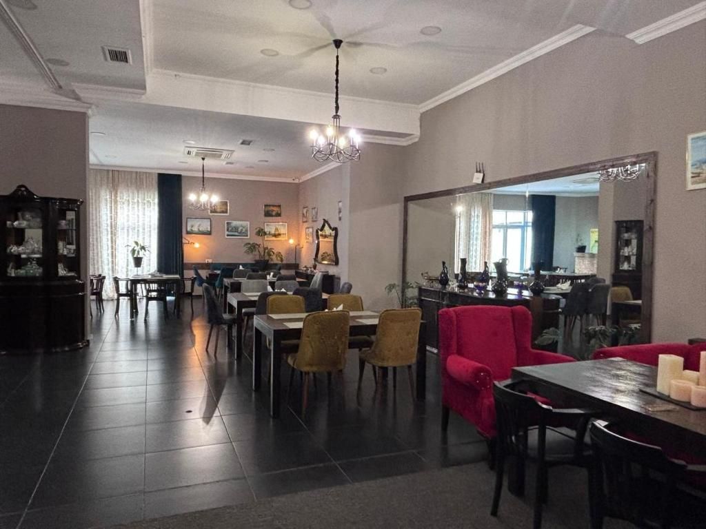 Aura Boutique Hotel Batumi — 3