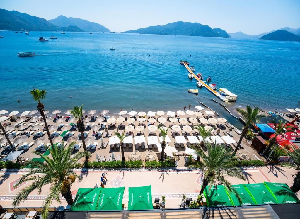 Aurasia Beach Hotel