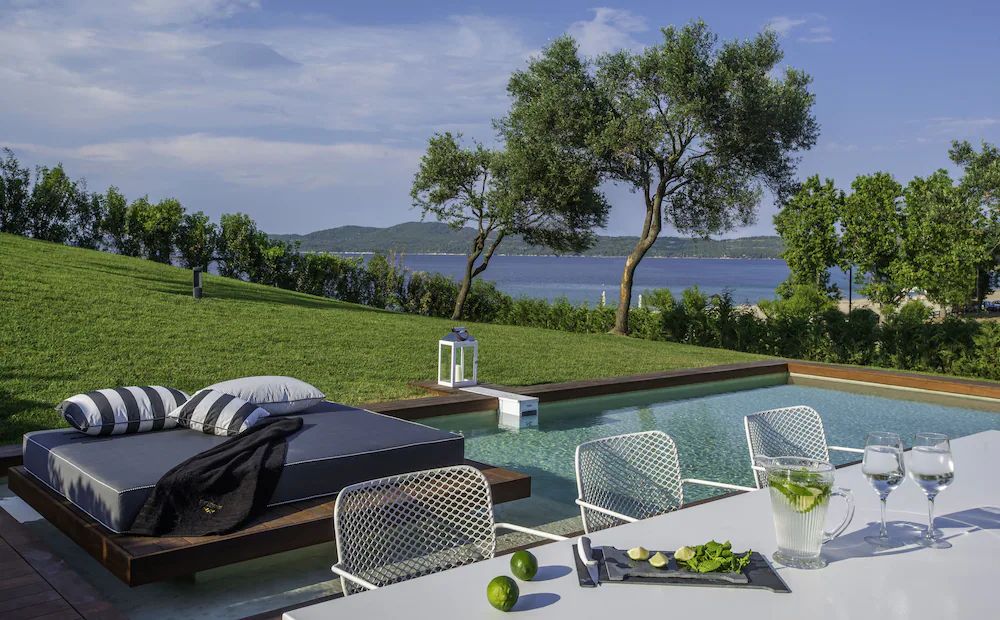Avaton Luxury Beach Resort — 4