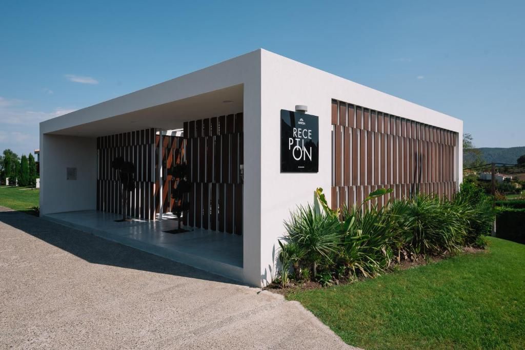 Avaton Luxury Beach Resort — 7