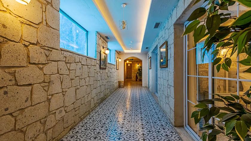 Avlu Alaçatı Butik Otel — 10