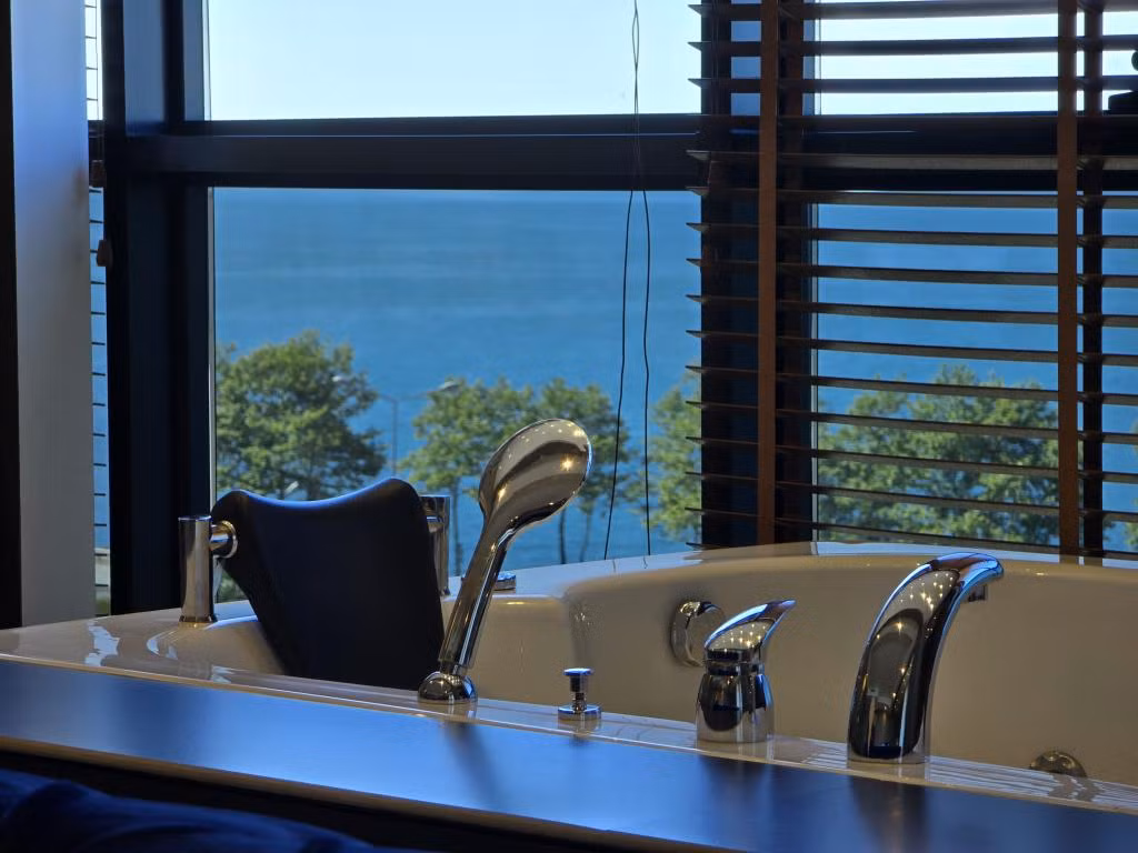 AYATOURE  HOTEL  — 4
