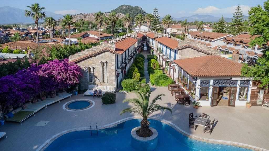 Aydos Hotels & Breeze Restaurant — 2