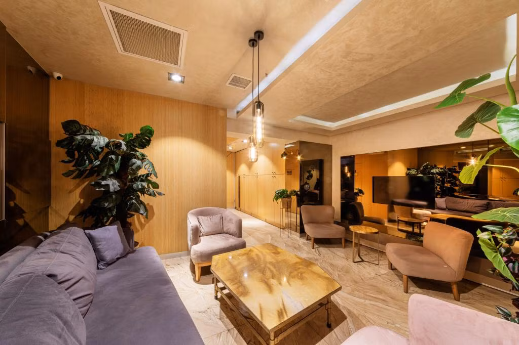 Ayramin Deluxe Hotel — 4