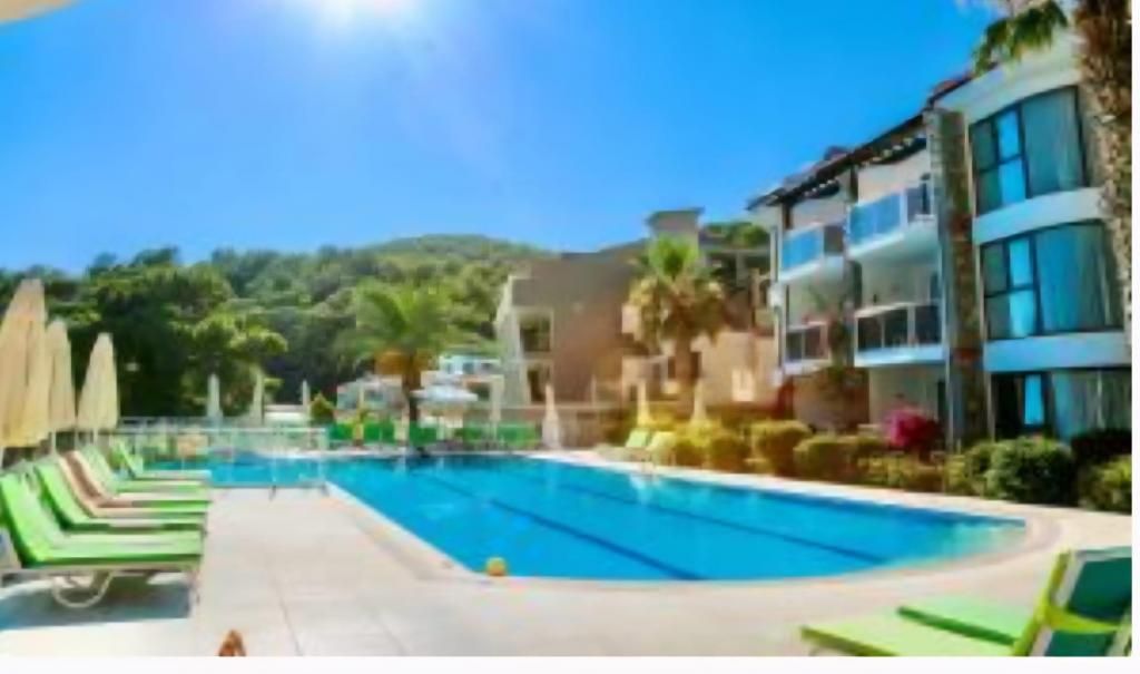 Azure Palm Suites — 2