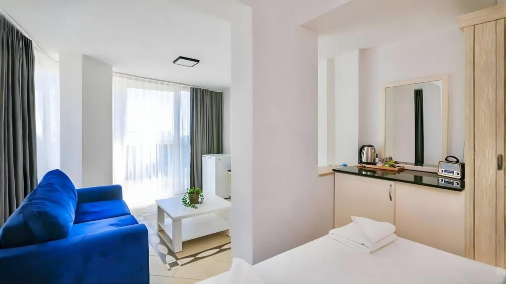 Azure Palm Suites — 7