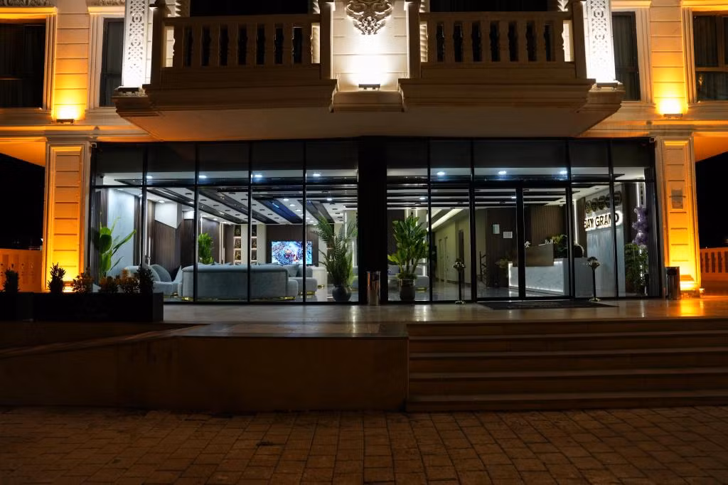 Bay Grand Hotel & SPA — 4
