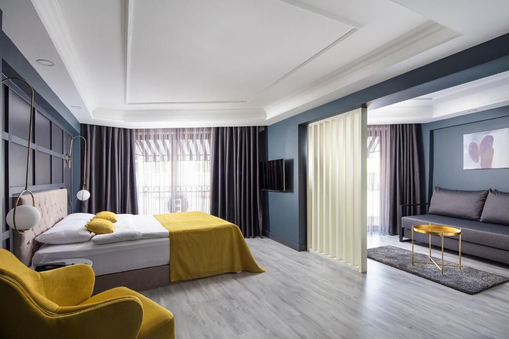B Loft Hotel — 7