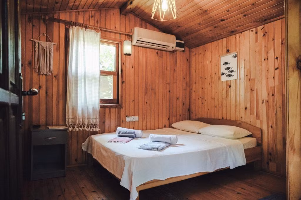 Base Bungalow Olympos — 2