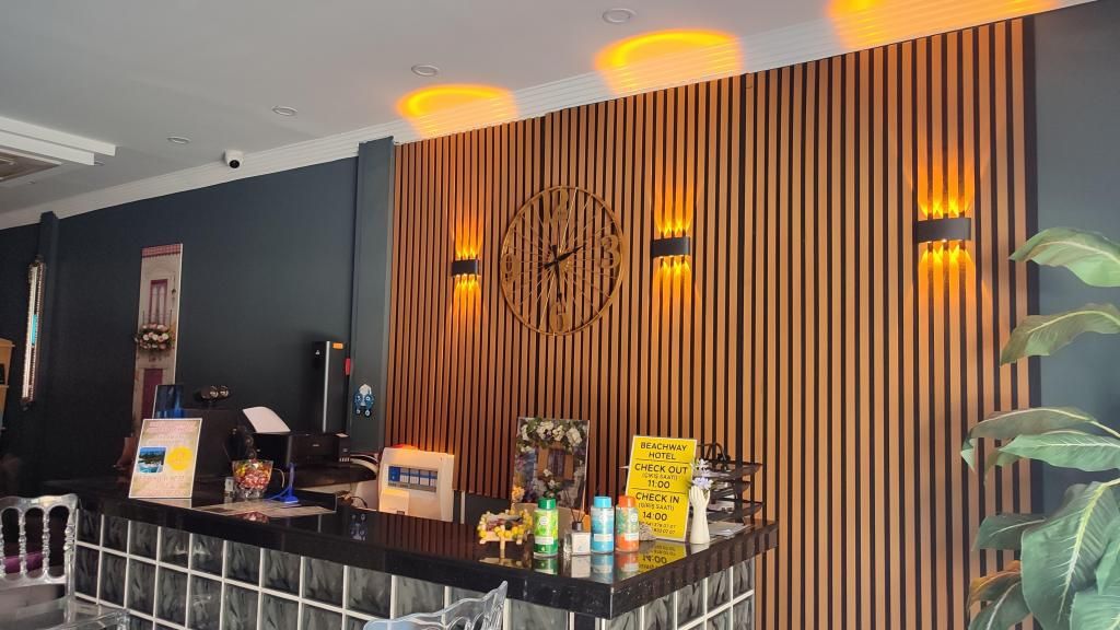 Beachway Hotel  — 6