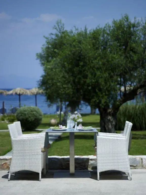 Belle Helene Hotel — 3