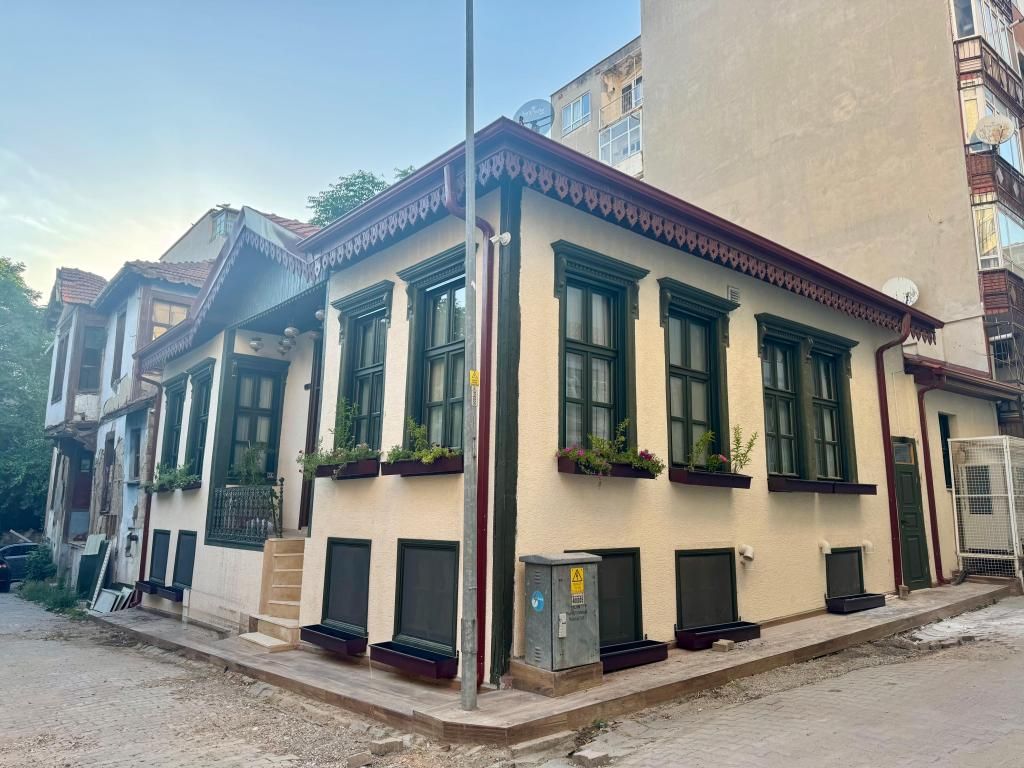 Bem Lion Inn — 2
