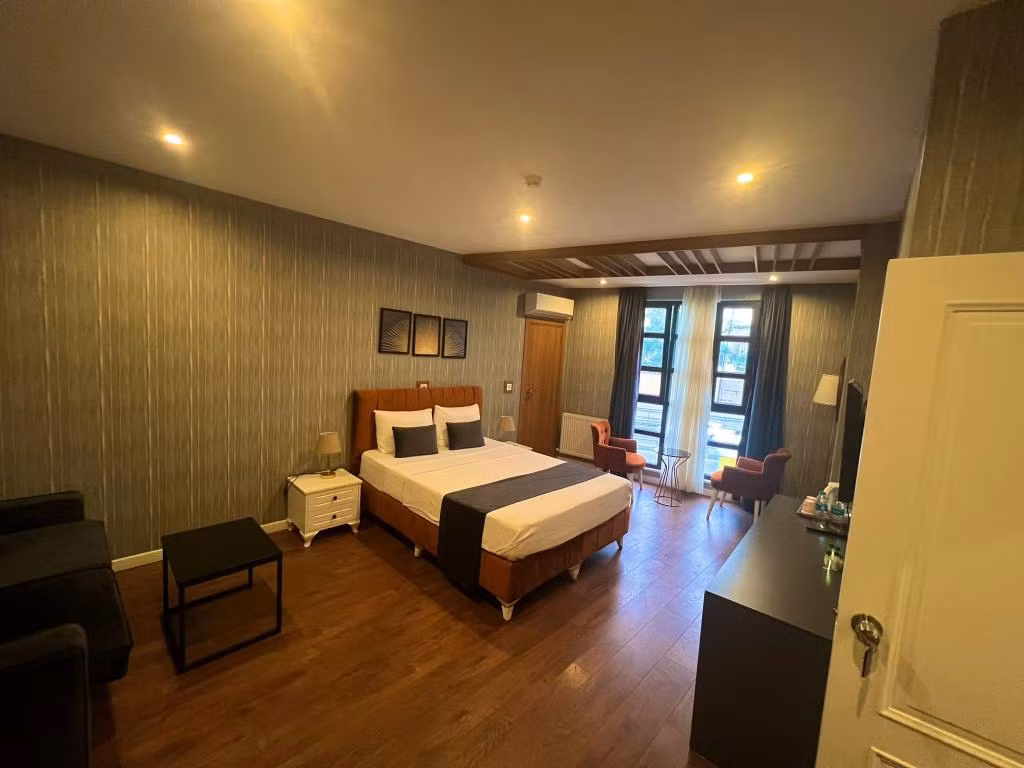 Beta Hotel — 7