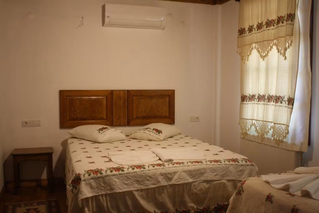 Birgi Çınaraltı Pansiyon — 8