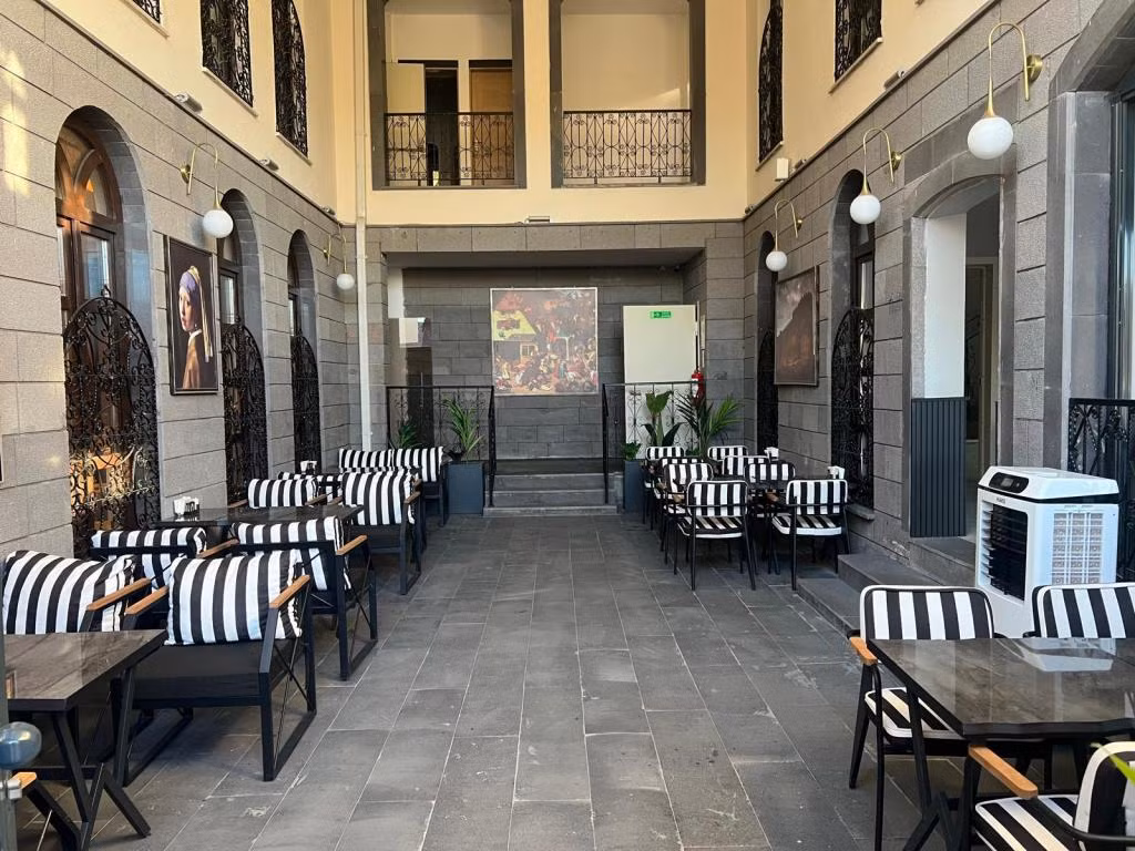 Blackhan Palace Hotel — 3