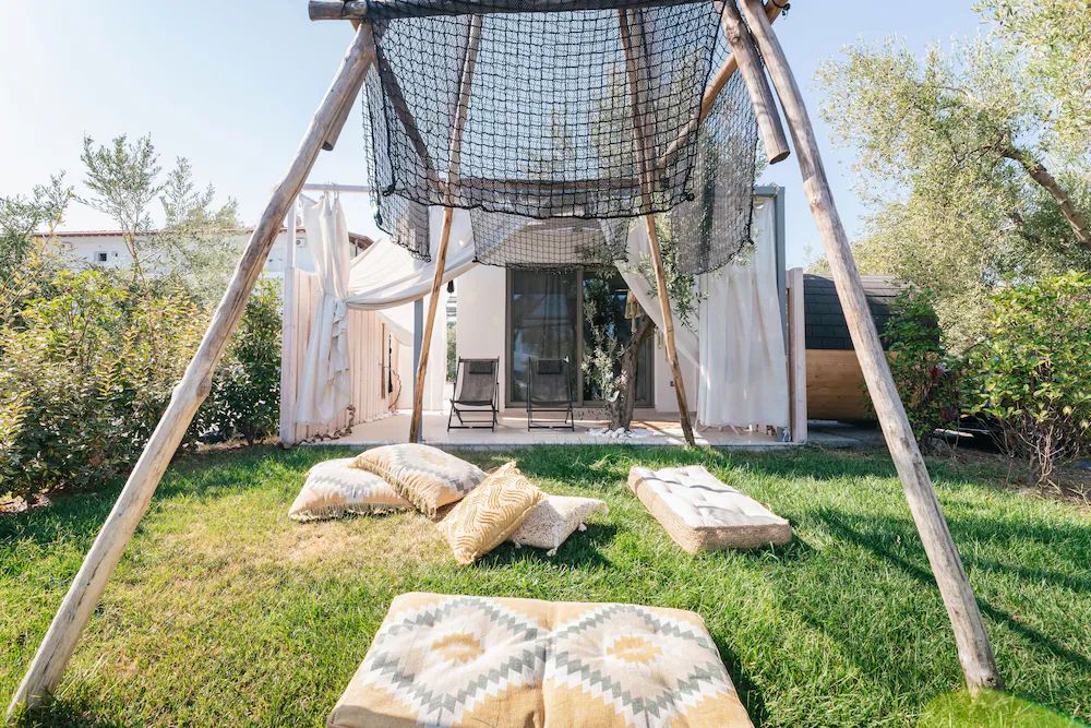 Blue Carpet Luxury Suites — 9