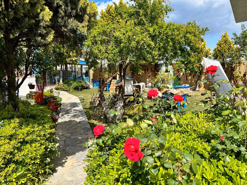 Bonjourla Otel — 2