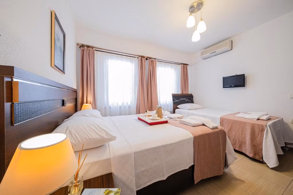 Bozcaada Albatros Otel — 9
