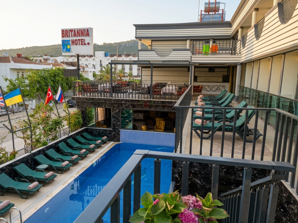 Britannia Hotel — 4