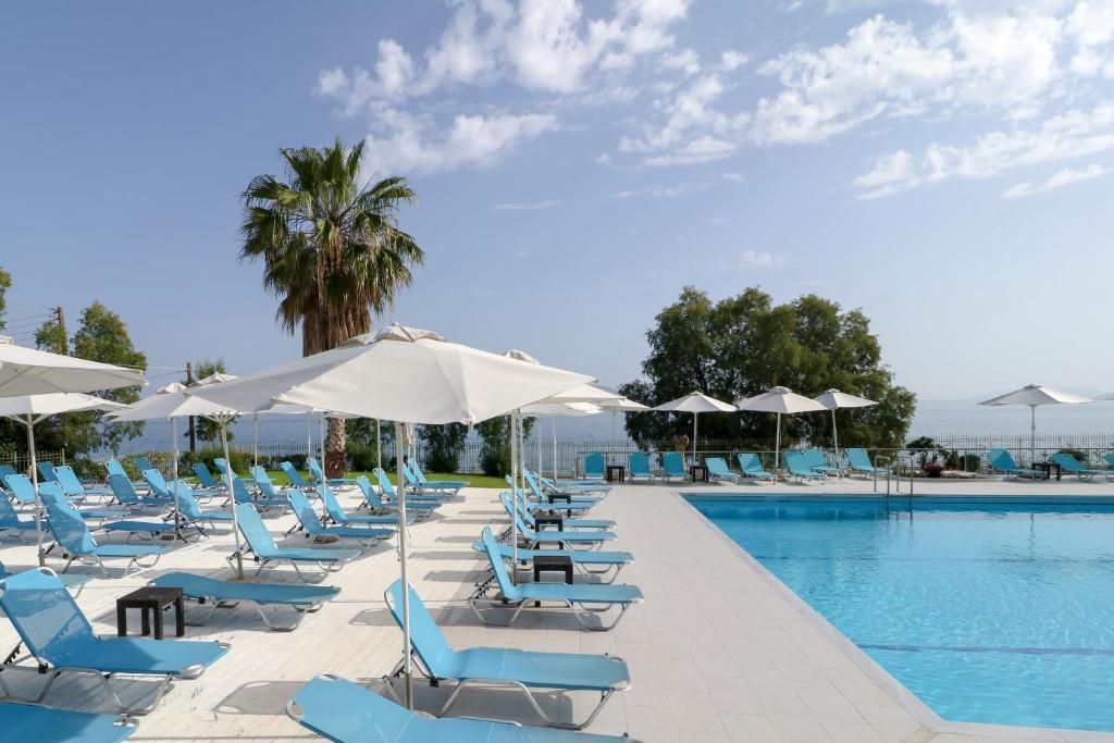 Calamos Family Club Beach Hotel — 7