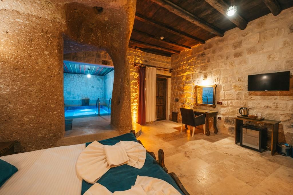 Cappatria Cave House — 9