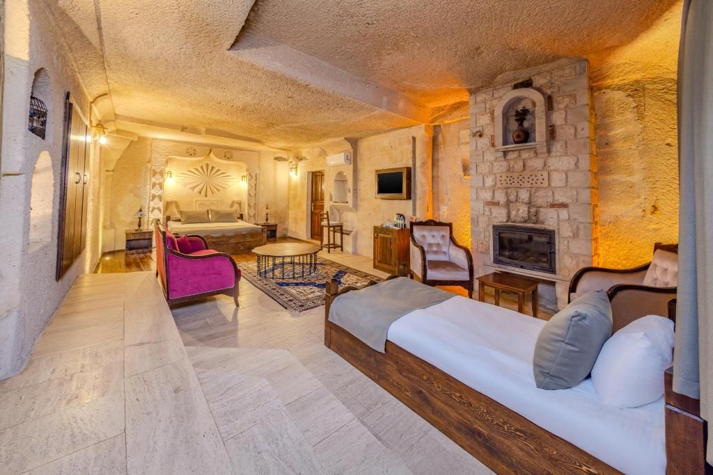 Castle Cave Hotel — 6