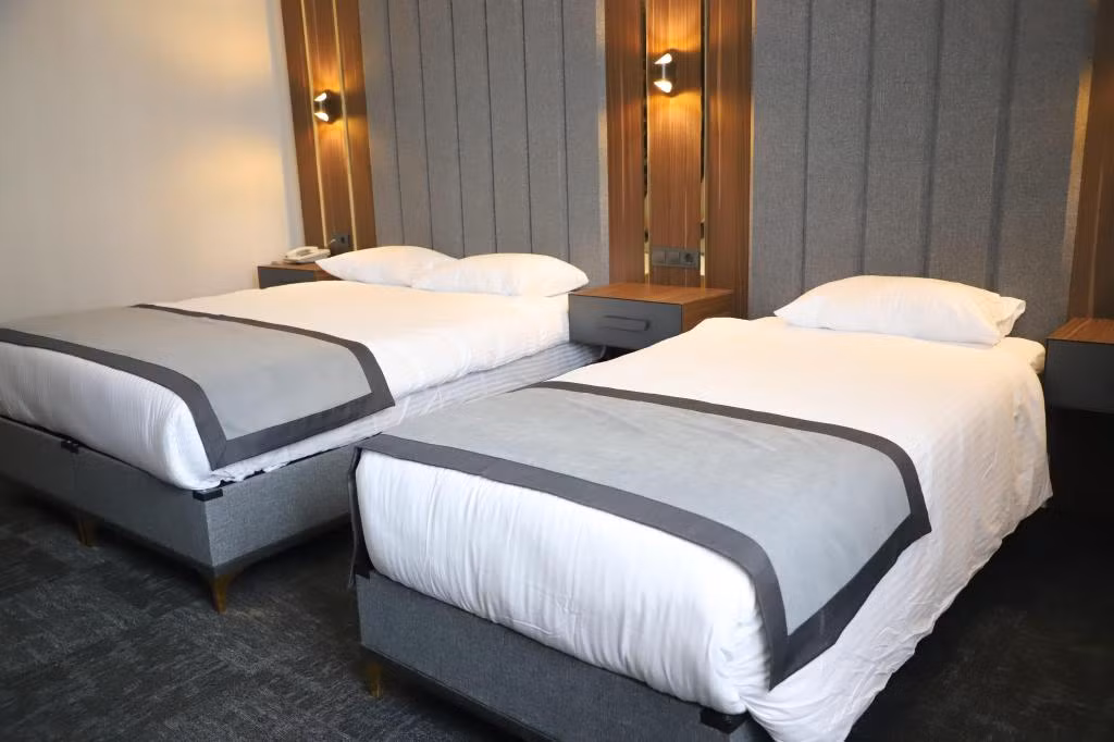 Cenas Otel — 3