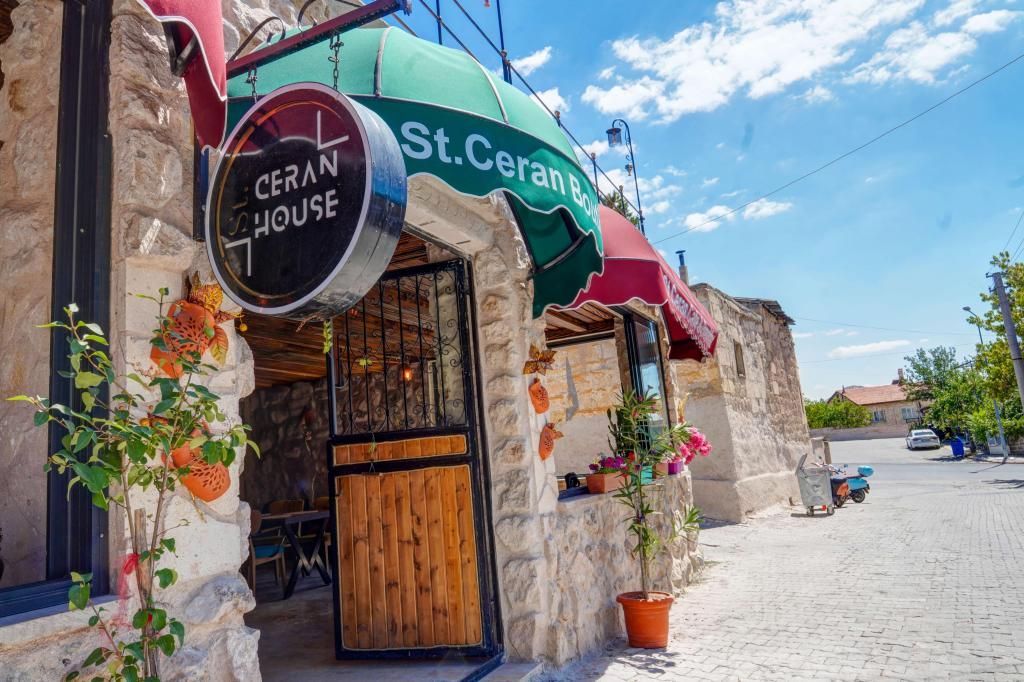 Ceran Stone House